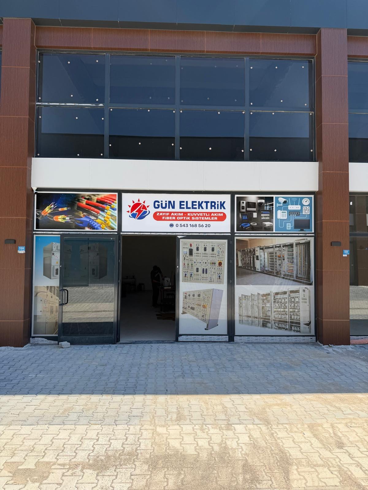 Gün Elektrik merkez ofis ve mağaza cephesi